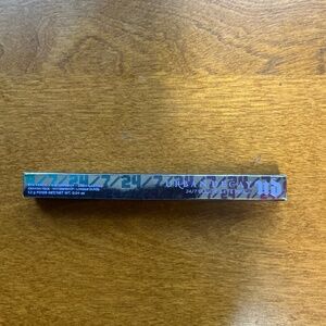 Urban Decay 24/7 waterproof eyeliner in color Zero